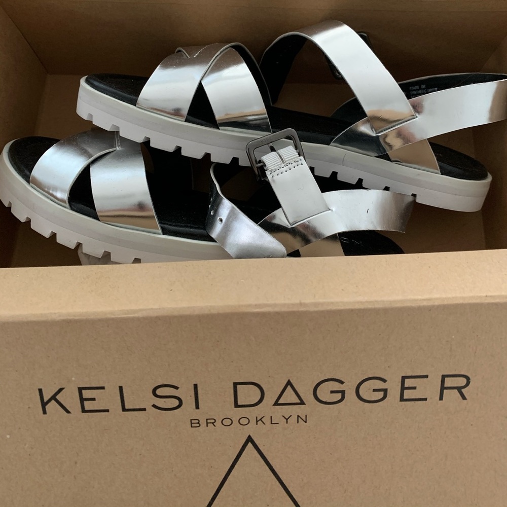 Kelsi Dagger silver sandals
